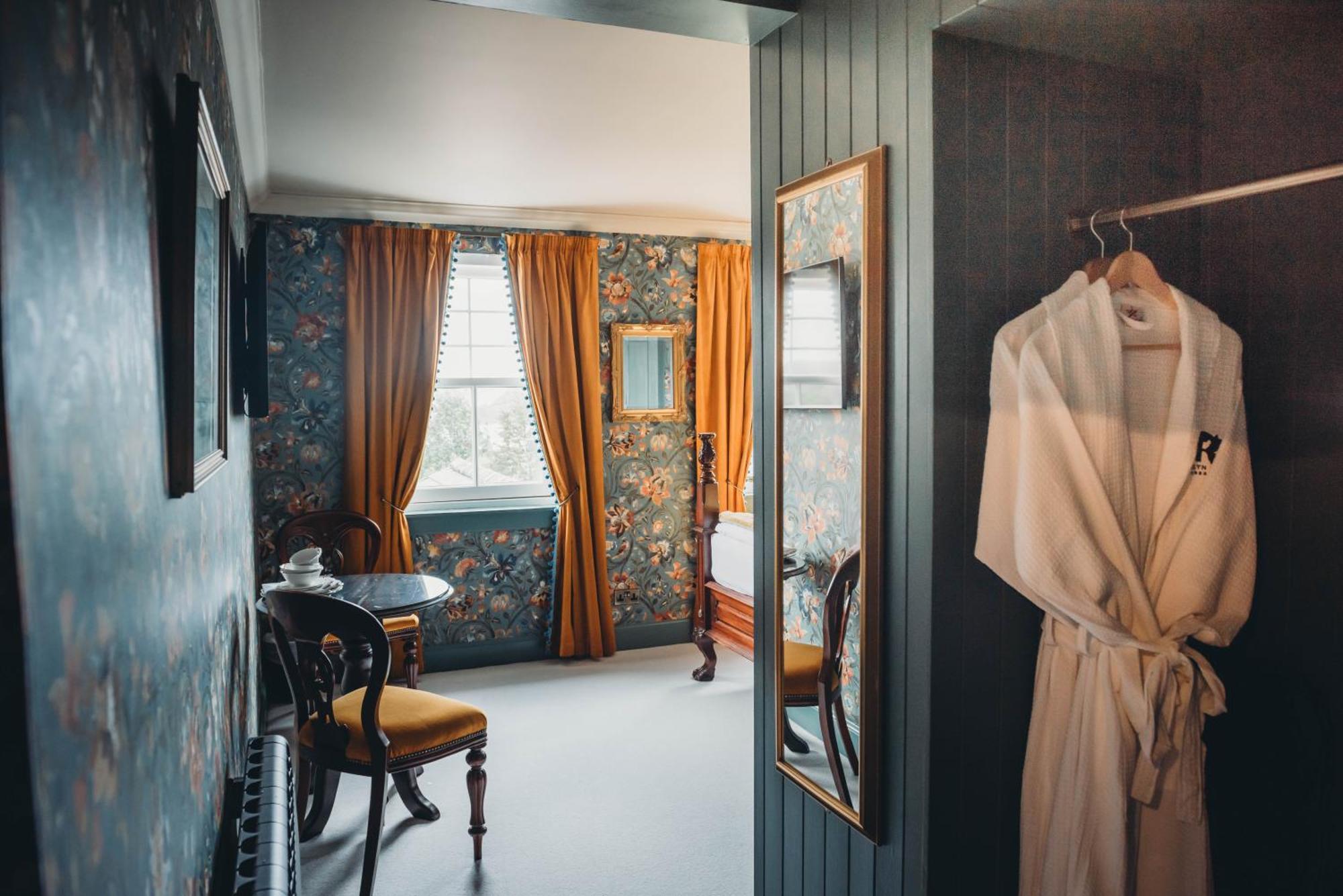 Roslyn House Hotel Tobermory Ngoại thất bức ảnh